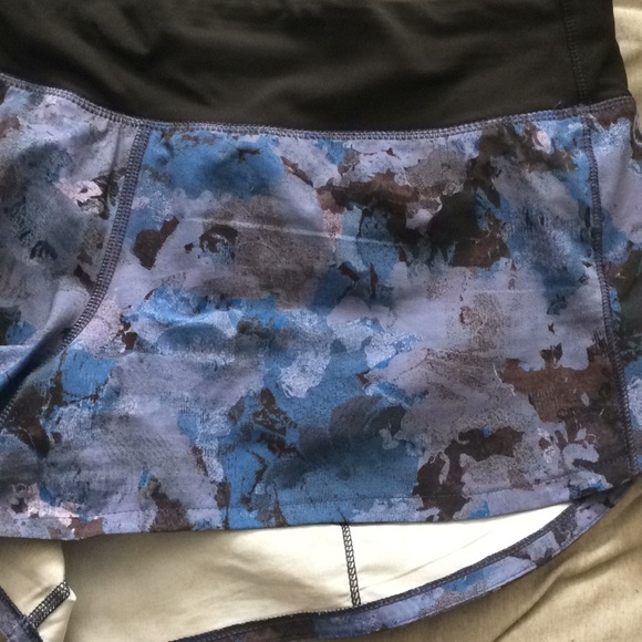 SOLD Lululemon Screen Camo Multi Speed Up Short (10) - Picture 6 of 7